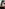 Freiwillige zeigt r&uuml;hrende Fotos ihres toten Freundes