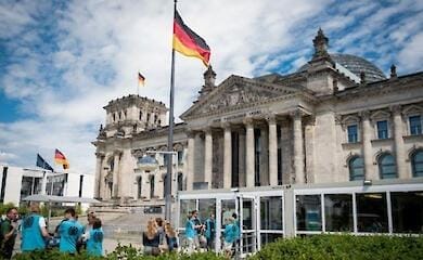 Deutsche Abgeordnete kritisieren Scholz für seine Weigerung, der Ukraine Panzer zu geben