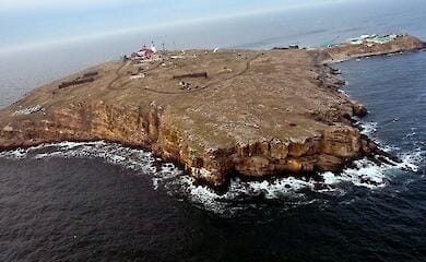 AFU erklärt, warum Russland die Schlangeninsel nachts bombardiert hat