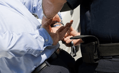 Russland verhaftet zum ersten Mal eine Frau wegen einer Spende an die AFU