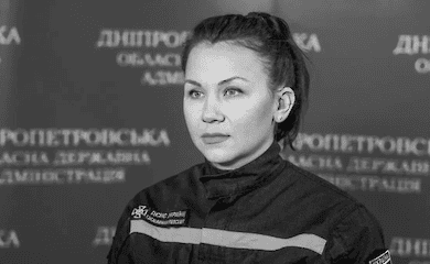 Jewgenija Dudka, Sprecherin des Staatlichen Katastrophenschutzes, die bei einem Raketenangriff in Dnipro verletzt wurde, ist gestorben
