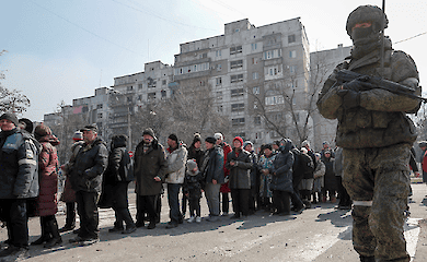 Sch&uuml;ler im besetzten Melitopol singt ukrainische Hymne im Unterricht