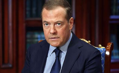 Medwedew reagierte auf den Angriff auf Moskau und drohte Kiew mit Atomwaffen