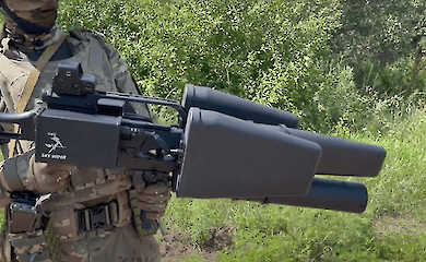 Ukrainische Grenzschützer zeigten ein Video von der Arbeit mit einem gegenläufigen Gewehr