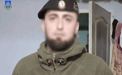 Russischer Soldat bedroht und vergewaltigt Bewohnerin von Kherson, Verdacht gemeldet