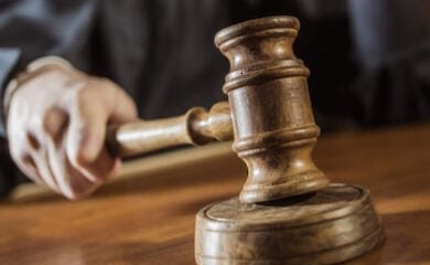 SACS hat eine Präventivmaßnahme für einen ehemaligen hochrangigen Beamten gewählt