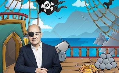 Die sozialen Medien reagierten mit Memes von Scholz mit einer "Piraten"-Armbinde (Foto)