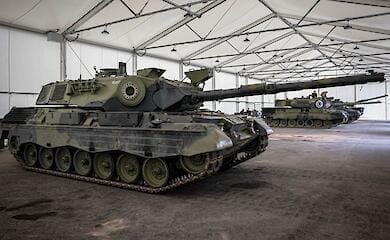 Nora Stone / Forsvaret