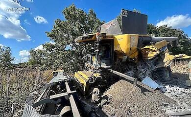Ein Mähdrescher ist in Kharkivshchyna erneut auf einer Panzermine explodiert (Foto)