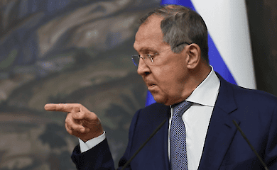 Russischer Au&szlig;enminister sagt, Russland befinde sich im Krieg mit den USA