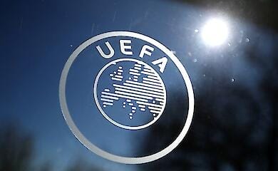 UEFA beschlie&szlig;t, Mannschaften aus der Russischen F&ouml;deration zu erlauben, international zu spielen