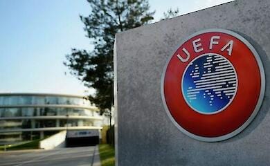 UEFA streicht Zulassung russischer Jugendmannschaften - Journalist