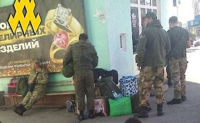 Russische Mobilisten treffen im besetzten Dzhankoy auf der Krim ein