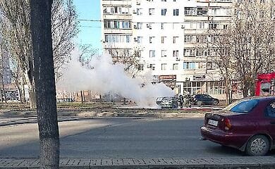 In Mariupol wurde das Auto eines Polizeibeamten der Insassen gesprengt 