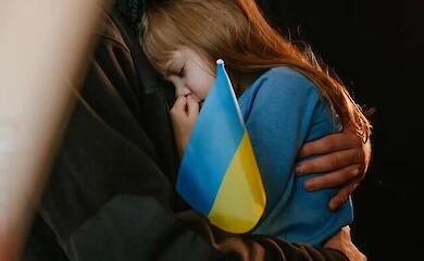 Nach Angaben von Save Ukraine wurden in den 10 Jahren des Krieges etwa 20.000 Kinder get&ouml;tet