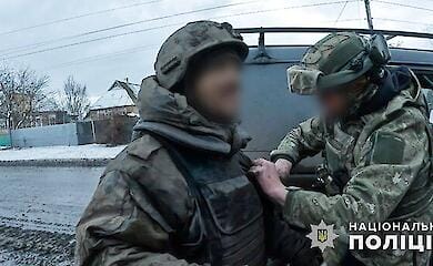 Polizeibeamte haben einen verirrten Besetzer in der Nähe von Avdeevka gefasst