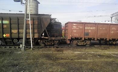 Die Besetzer haben eine 30 Kilometer lange Verteidigungslinie aus Zügen errichtet