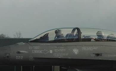 Belgien zeigt Video von ukrainischen Piloten, die auf F-16-Maschinen trainieren