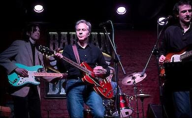 Blinken spielte Gitarre und sang in einer Bar in Kiew