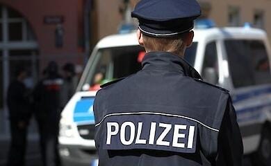 Ein 15-jähriger Ukrainer wurde in Deutschland mit einem Messer angegriffen