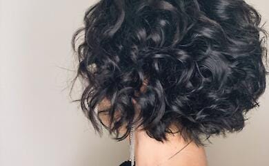 Modische Haarschnitte und Frisuren in diesem Herbst: Trends der Saison