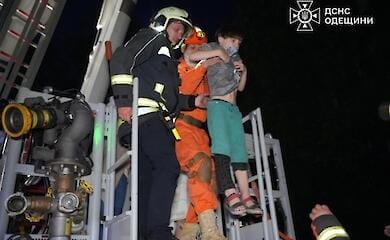 Feuer in 9-st&ouml;ckigem Geb&auml;ude, Kinder unter den Verletzten: Was &uuml;ber den Drohnenangriff auf Odessa bekannt ist