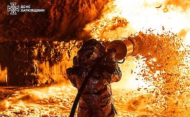 Russen treffen Retter bei Brandbek&auml;mpfung in Kharkiv und Kherson