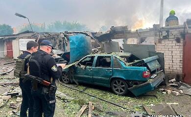 N&auml;chtlicher Beschuss durch Kiewer RF: sechs Verletzte, U-Bahn und ein Wohnhaus besch&auml;digt