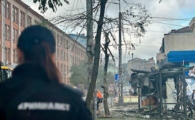 N&auml;chtlicher Beschuss durch Kiewer RF: sechs Verletzte, U-Bahn und ein Wohnhaus besch&auml;digt