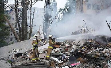Über Nacht stieg die Zahl der Opfer des Angriffs auf Kiew auf 28 Menschen, darunter drei Kinder: Trümmerbeseitigung geht weiter