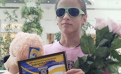 Die junge S&auml;ngerin sammelt seit drei Jahren Geld f&uuml;r die VSU. Singt in der Kirche