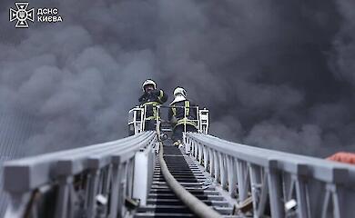 N&auml;chtlicher Angriff auf Kiew: Russische ballistische Raketen t&ouml;ten und verletzen Dutzende Menschen