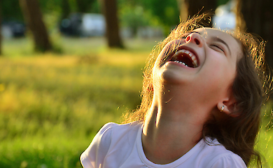 Lachen stärkt Herz und Immunität - Forschungsergebnisse