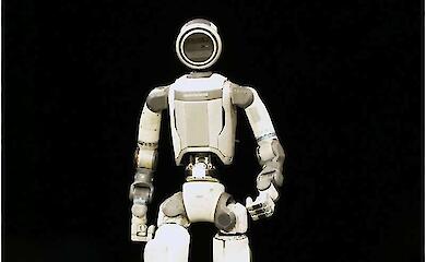 Hyundai bringt den humanoiden Roboter Atlas zum ersten Mal auf die CES-Bühne