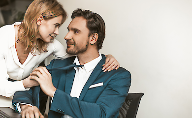 Studie erkl&auml;rt, warum Menschen flirten, um zu gewinnen