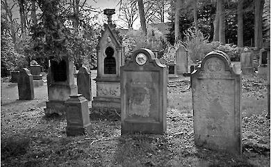 Die Reichen des Mittelalters kauften Gr&auml;ber, die n&auml;her an der Kirche lagen - und bestatteten dort auch die Kranken