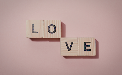 die 36 Fragen von Arthur Aron: ein einfacher Weg, sich besser kennenzulernen