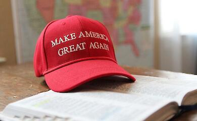 Trump verh&auml;ngte globale Z&ouml;lle von 10 Prozent auf Importe aus allen L&auml;ndern