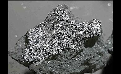 Ein Meteorit aus New Jersey weist Spuren von uraltem Salzwasser auf
