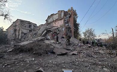 Russland hat am 7. Oktober 2026 mit einer Rakete ein Wohnhaus in Pryluky zerstört